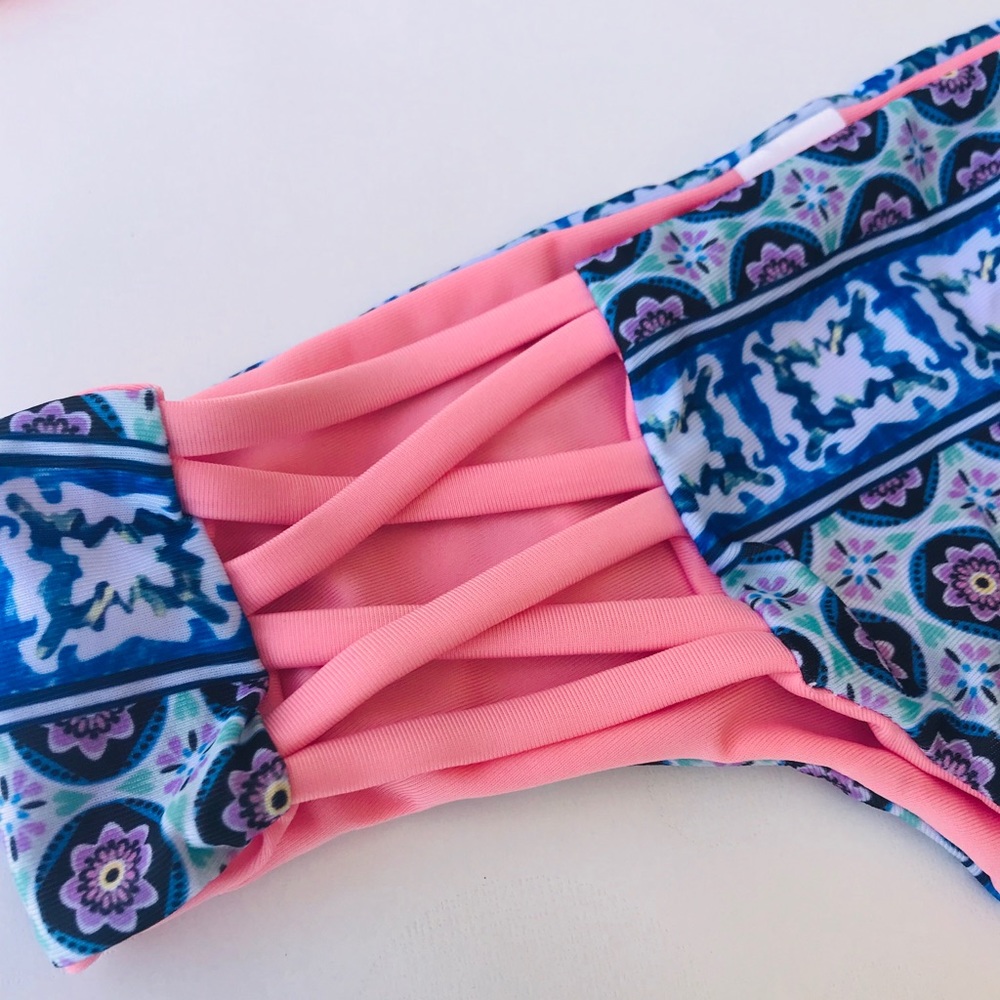 Last 1️⃣ Reversible Two Piece Bikini - Picture 2 of 5